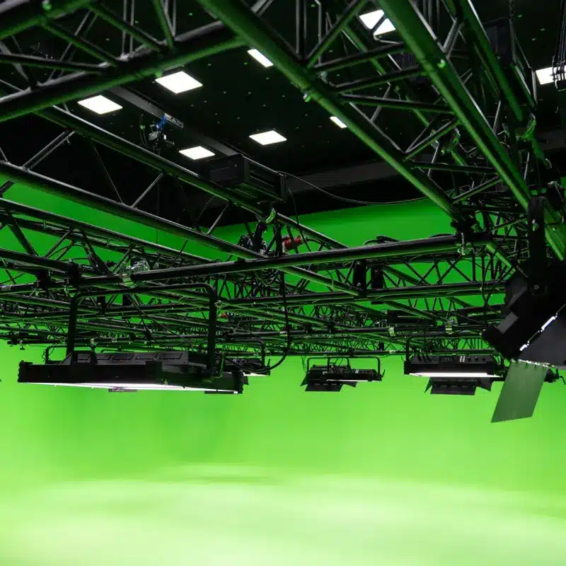 Mo Sys Lighting Rig in Green Screen Cove
