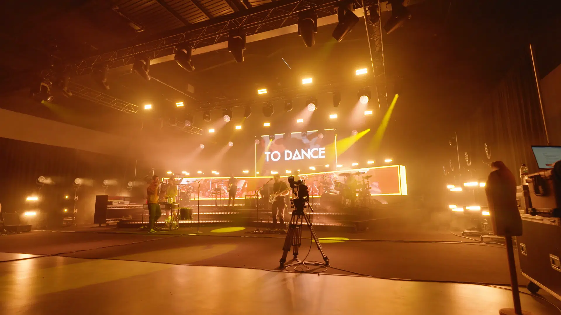 Bastille Live Behind the Scenes Dance